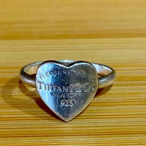 Vintage Tiffany & Co. heart ring. Size 6-6.5.